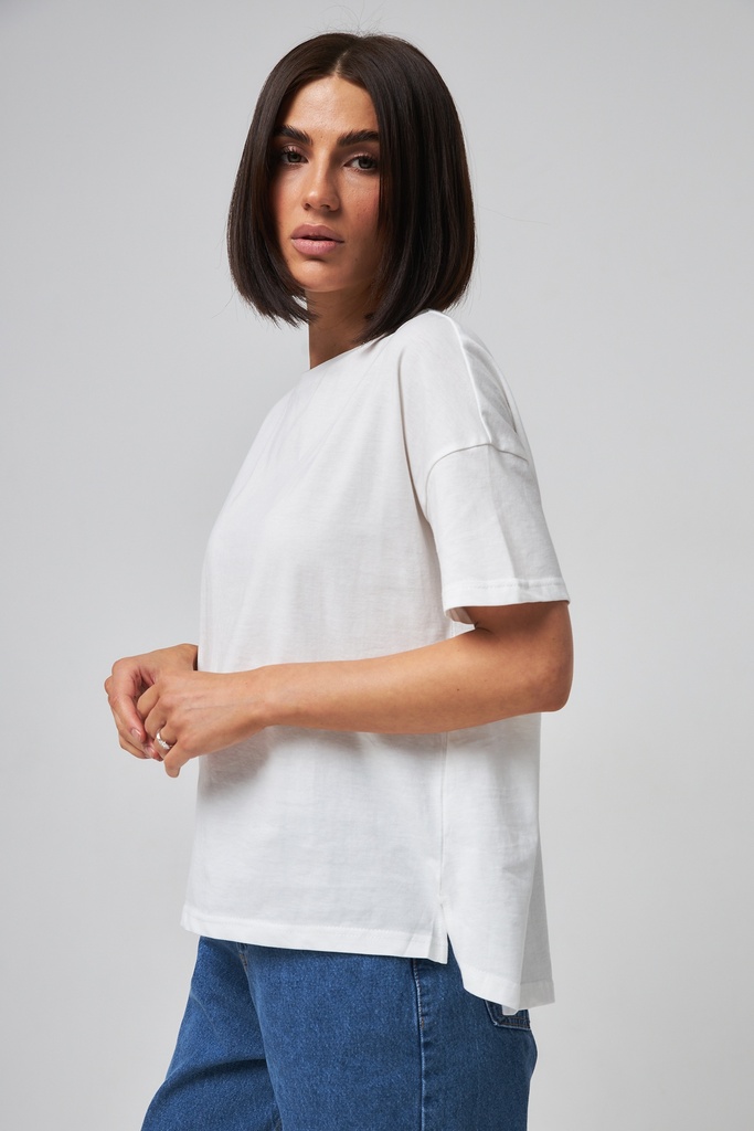 T-shirt with an extended back