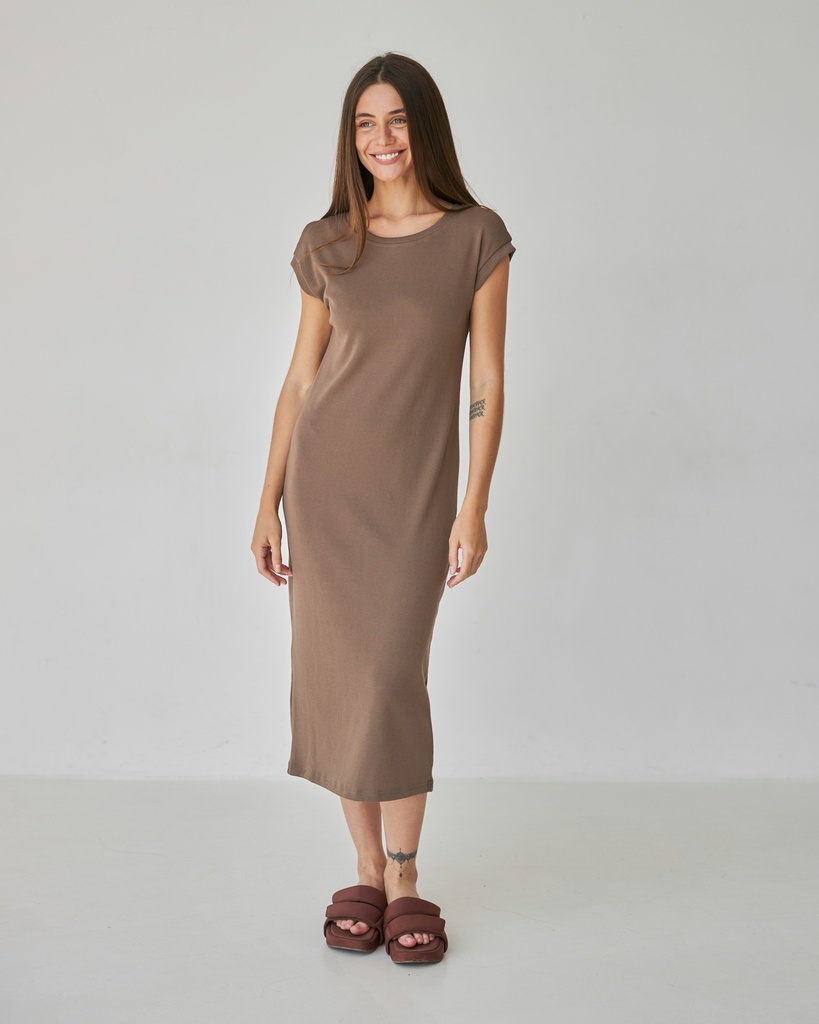Straight dress with slits in ribbed knit