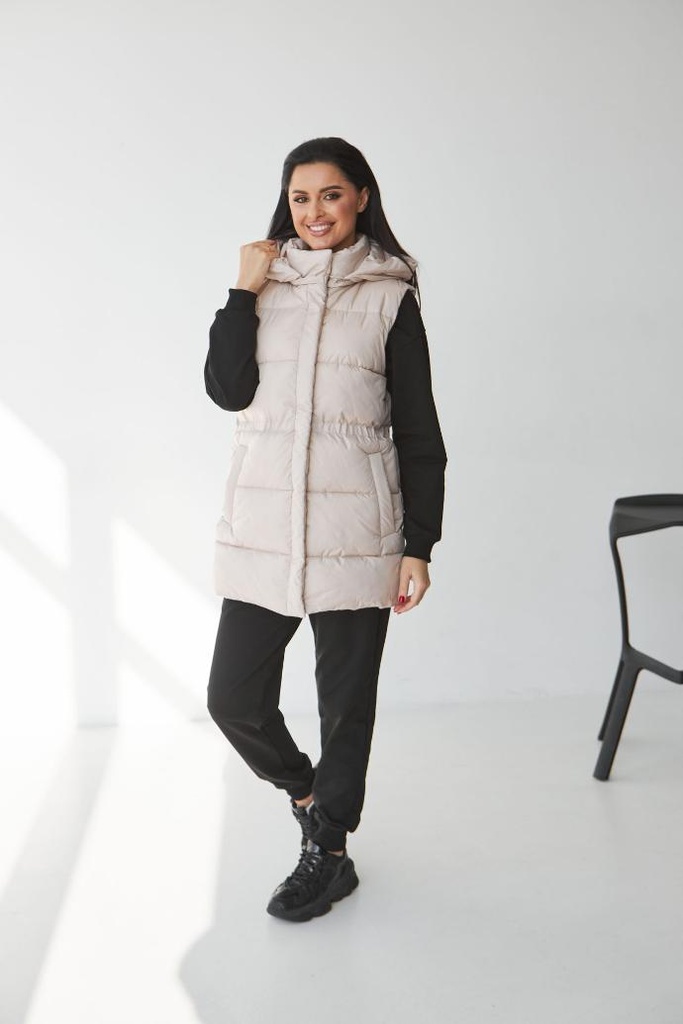 Жилет подовжений на кулісці з капюшоном