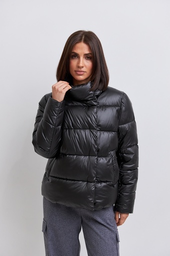 Geacă cu guler ridicat cu nasturi