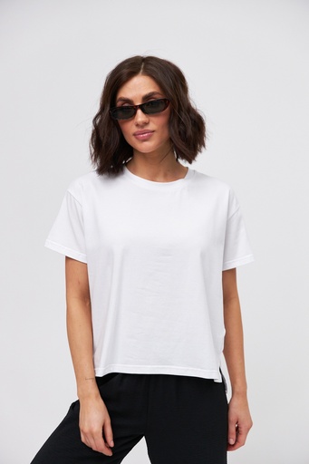 T-shirt with slits